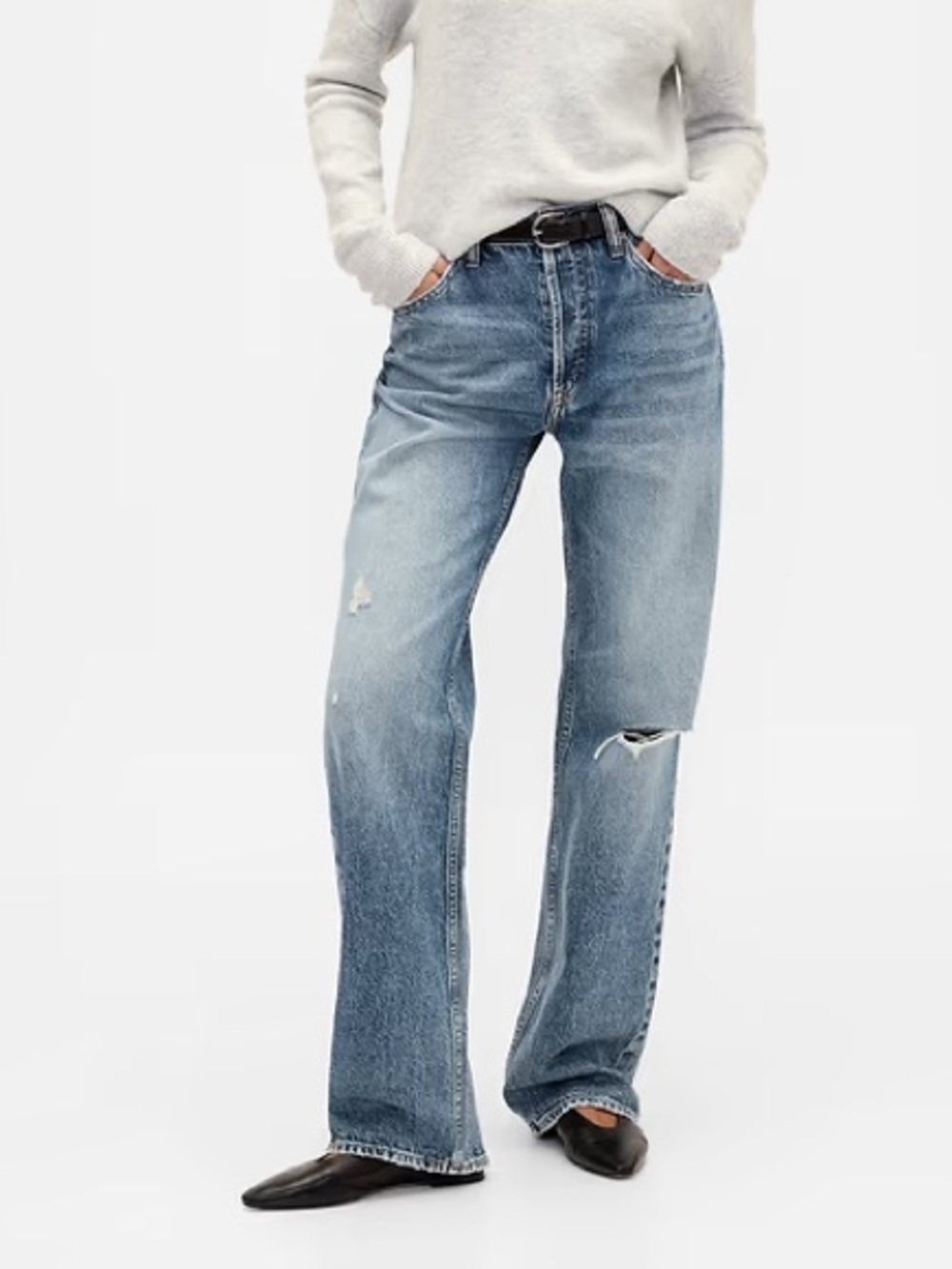GAP Classic 90’s Loose Denim Distresses Jeans in Light Blue Wash - 28